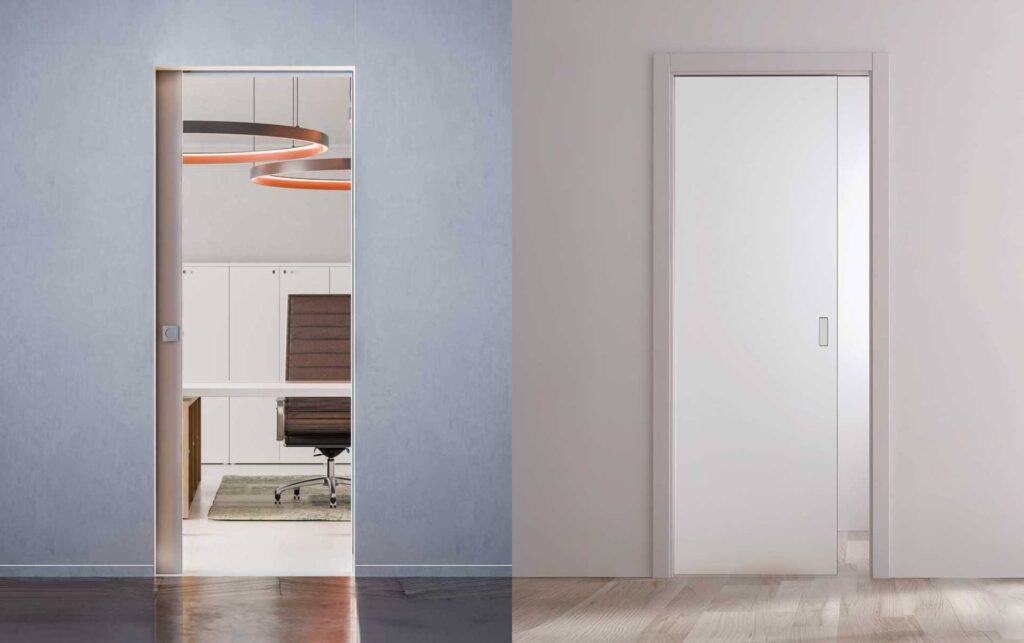 Eclisse ; à gauche porte coulissante invisible Syntesis Line, à droite porte coulissante classique Unique 95.